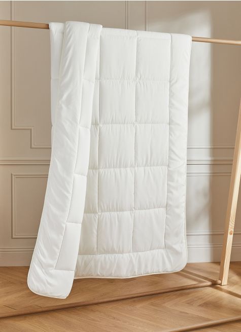 COUETTE TEMPER&Eacute;E EN POLYESTER